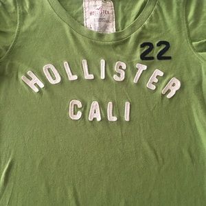 Hollister tee